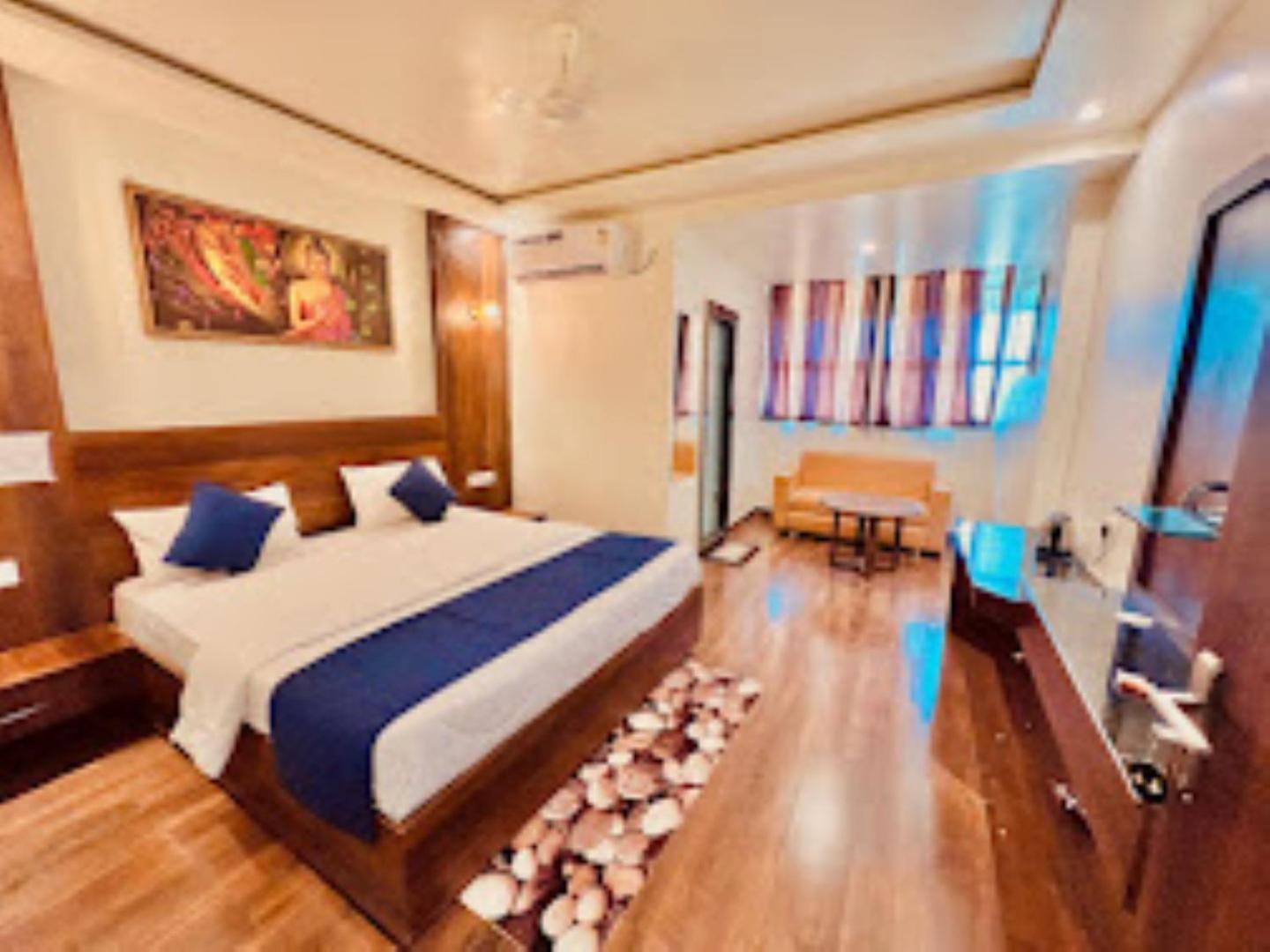 Hotel Parth Sitapur Muafi エクステリア 写真