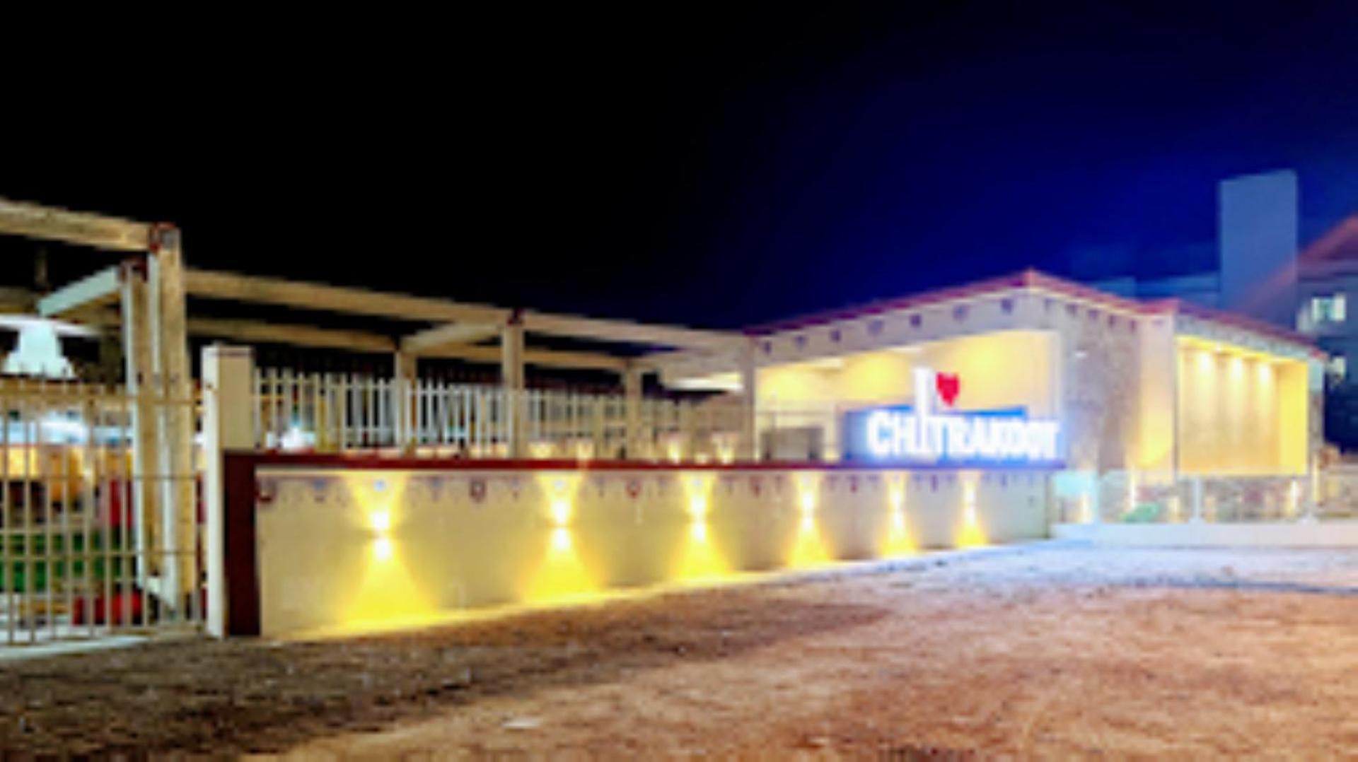 Hotel Parth Sitapur Muafi エクステリア 写真